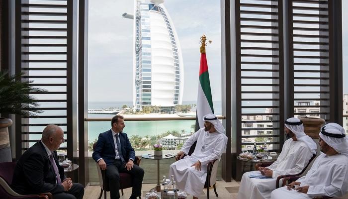 محمد بن زايد يستقبل عددا من المشاركين في القمة العالمية للحكومات بدبي
