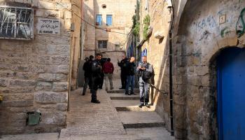 حصار المنزل الفلسطيني قبل الإخلاء