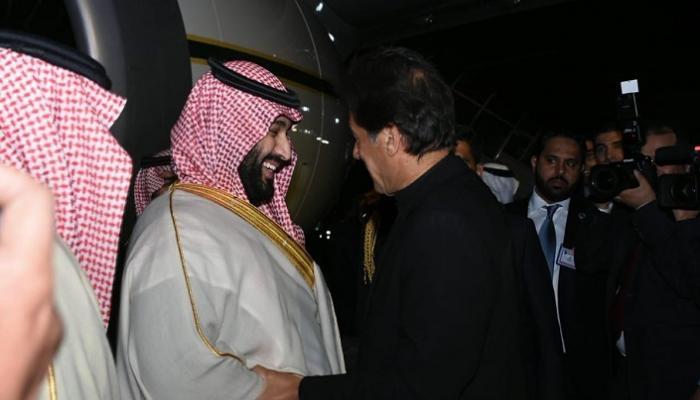 ولي العهد السعودي خلال وصوله إلى باكستان