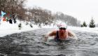 بالصور.. روسيات ينشدن الصحة والشباب الدائم بالسباحة في المياه الجليدية