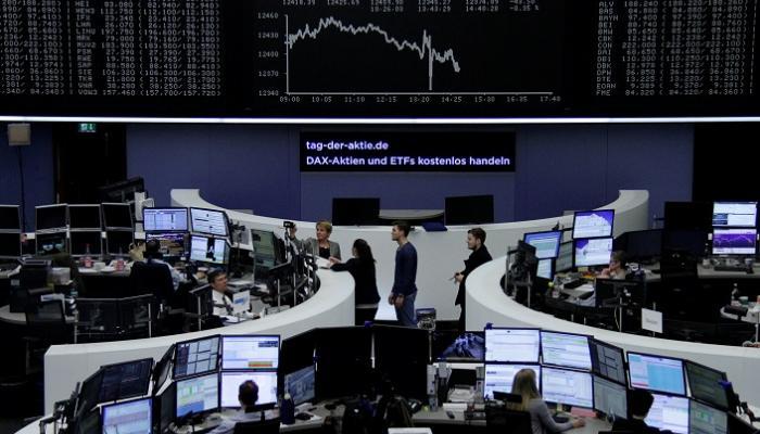 البنوك تقود الأسهم الأوروبية إلى الانخفاض من أعلى مستوياتها