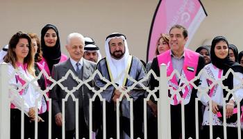 الشيخ الدكتور سلطان بن محمد القاسمي يعطي إشارة الانطلاق للمسيرة