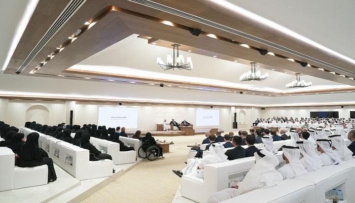 الجلسة ناقشت دور الإمارات وشركاتها في جذب الاستثمارات الخارجية