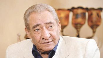 الشاعر المصري الراحل عبدالرحمن الأبنودي 