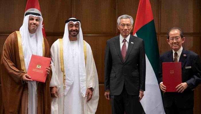 الشيخ محمد بن زايد يشهد توقيع اتفاقيات مع سنغافورة