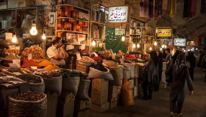 الأسواق الإيرانية تشهد موجات غلاء غير مسبوق