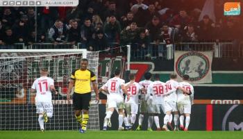 أوجسبورج وبروسيا دورتموند