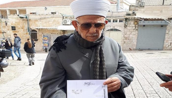الشيخ عبدالعظيم سلهب يعرض قرار الإبعاد عن المسجد الأقصى