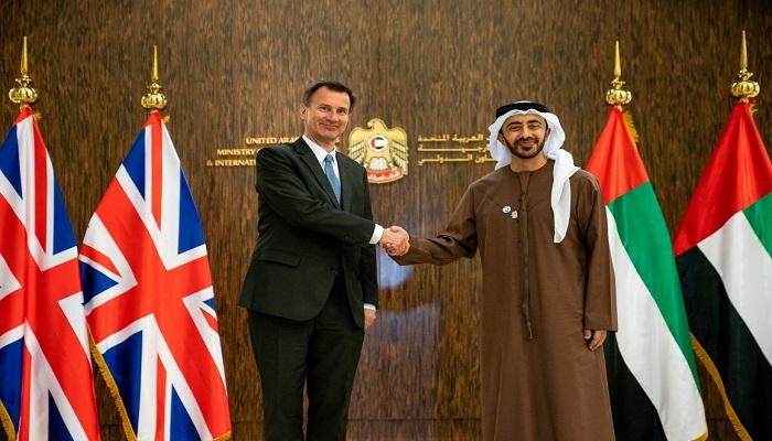 الشيخ عبدالله بن زايد آل نهيان ووزير الخارجية البريطاني