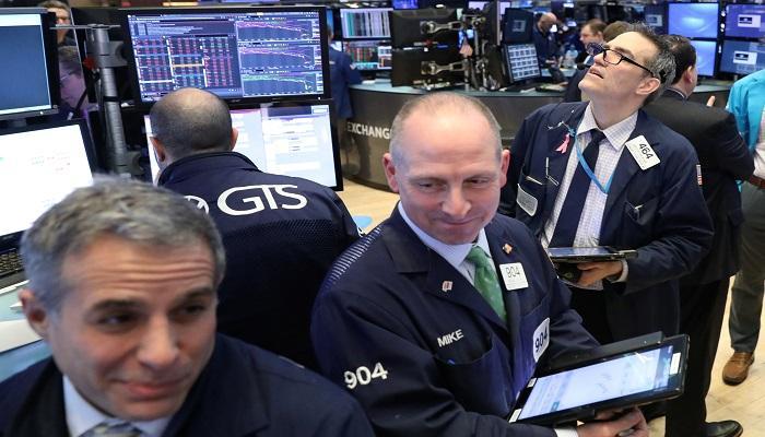 وول ستريت تفتح مستقرة