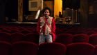 بالصور.. رامي يلوذ بالمسرح الفرنسي من لهيب الحرب في سوريا