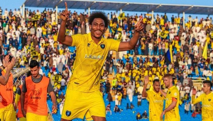 ليندر تاوامبا لاعب التعاون