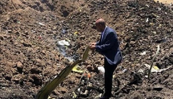 الرئيس التنفيذي لمجموعة الخطوط الجوية الإثيوبية في موقع الحادث