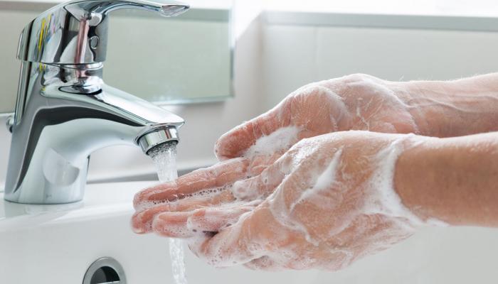 لتجنب الإنفلونزا.. اغسل يديك 20 ثانية بالصابون