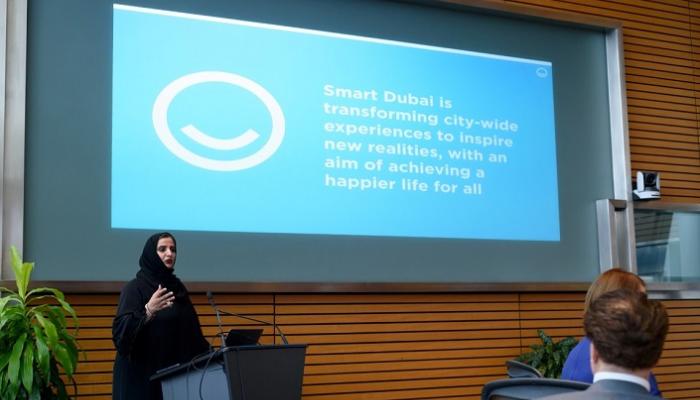 "دبي الذكية" تعرض مسيرة التحول الرقمي