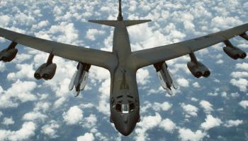 قاذفات أمريكية من طراز "بي-52"