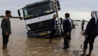 بالصور.. فيضانات عارمة تغرق 400 مدينة وقرية في إيران