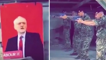 جنود يطلقون النار على صورة كوربين