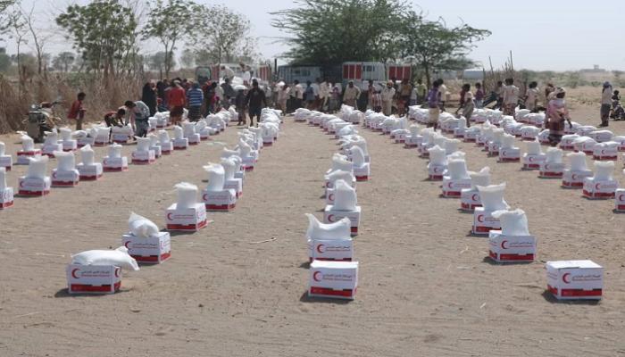 الإمارات توزع 80 طنا من المواد الغذائية على أهالي الدريهمي باليمن