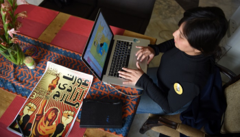 غضب في باكستان من لافتات مسيرة نسائية 