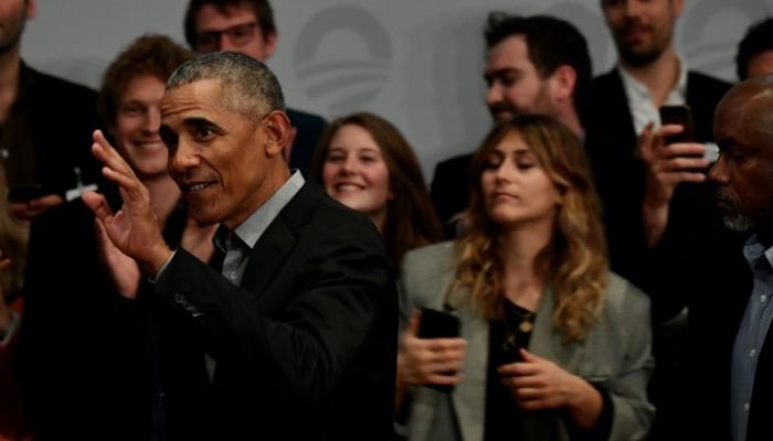 باراك أوباما خلال أحد لقاءاته مع الشباب في برلين