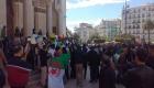 طلبة جزائريون يتظاهرون ضد رئاسة بن صالح للبلاد و13 نقابة تدخل في إضراب