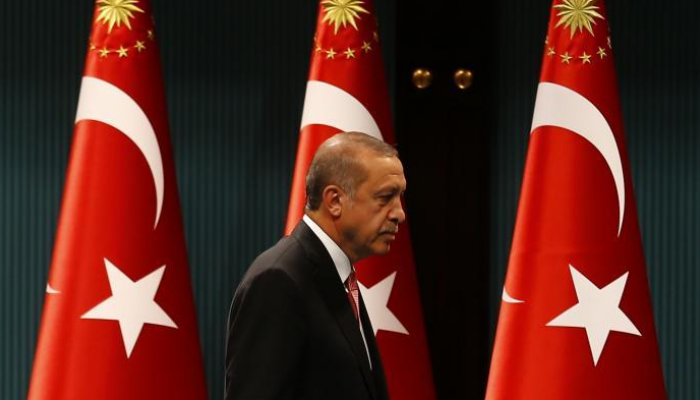 أردوغان يستخدم أموال تركيا لدعم حلفائه