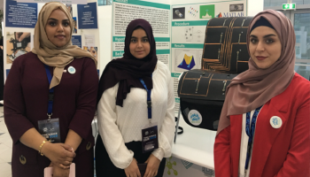الطالبات المبتكرات من جامعة أبوظبي 