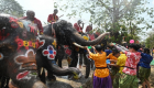 بالصور.. الفيلة تخطف الأنظار في "مهرجان الماء" بتايلاند