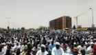  4 مشاهد من "جمعة استثنائية" أمام مقر قيادة الجيش السوداني