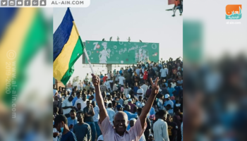محتجون سودانيون أمام القيادة العامة للجيش