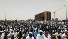متاريس اعتصام القيادة تربك المشهد في السودان والجيش يتراجع عن إزالتها