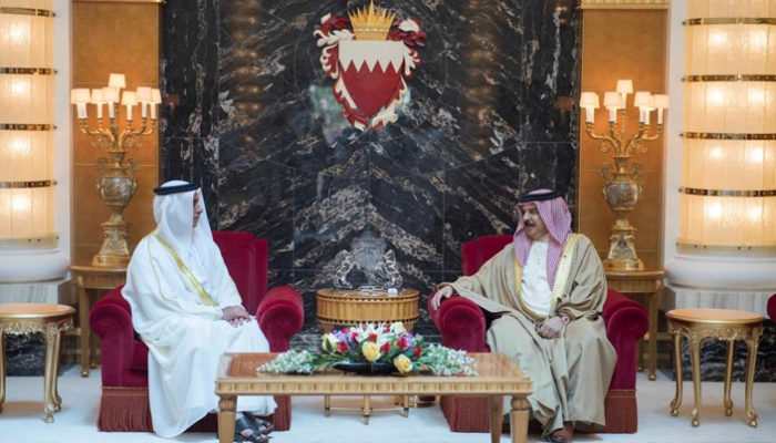ملك البحرين يلتقي سيف بن زايد في المنامة