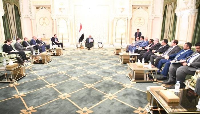 الرئيس اليمني يحذر من انهيار اتفاق ستوكهولم
