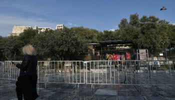 إغلاق منطقة أكروبوليس باليونان إثر صاعقة أسفرت عن 4 إصابات