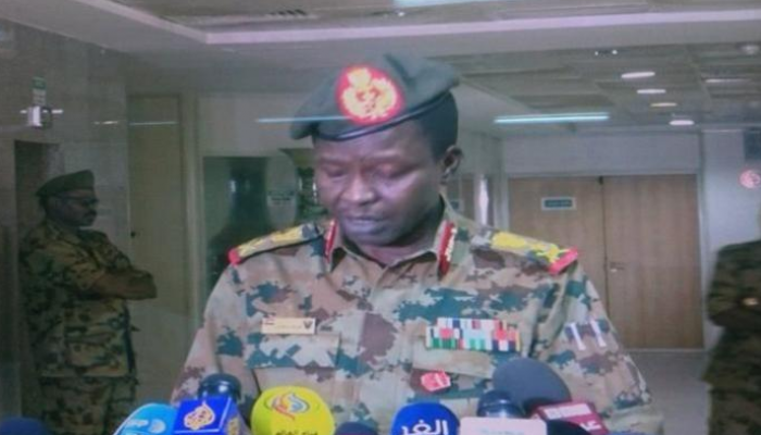الفريق الركن شمس الدين كباشي المتحدث باسم المجلس العسكري بالسودان