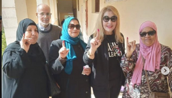 نادية الجندي بعد الإدلاء بصوتها.