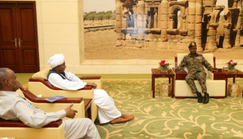 جانب من لقاء رئيس حزب مؤتمر البجا ومتحدث المجلس العسكري