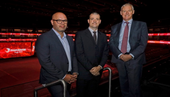 اتفاقية بين بنك رأس الخيمة الوطني و"كوكاكولا أرينا"