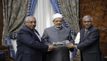 جانب من زيارة وفد الجامعة لفضيلة الإمام الأكبر الدكتور أحمد الطيب.