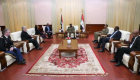 وفد أمريكي يلتقي البرهان ويطالب بحكومة مدنية في السودان