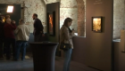 لوحات فنانين روس وهولنديين بمعرض سوذبيز قبل بيعها في مزاد