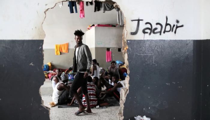 المهاجرون يعانون ظروفا سيئة في مراكز الاحتجاز بليبيا
