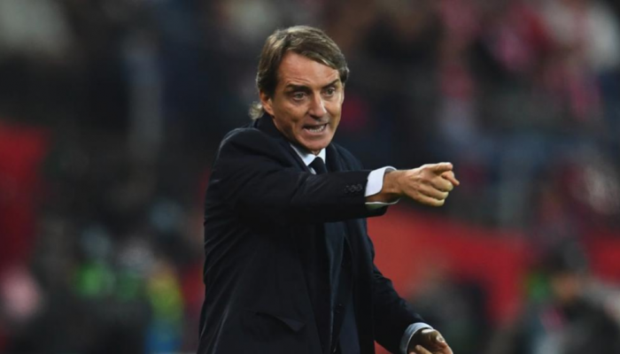 مانشيني: بوكيتينو وكلوب كانا سيتعرضان للقتل في إيطاليا