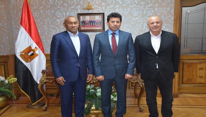 أشرف صبحي مع أحمد أحمد وهاني أبو ريدة