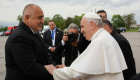 رئيس وزراء بلغاريا يهدي البابا فرنسيس وعاء من اللبن فور وصوله "صوفيا"