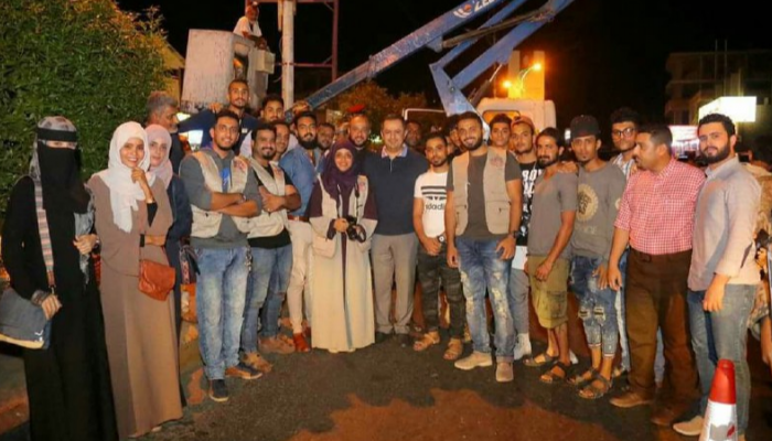 رئيس الوزراء اليمني وأعضاء