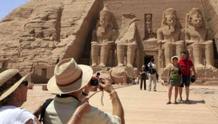 مصر توقع اتفاقية شراكة مع "سي إن إن" للترويج للسياحة