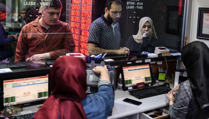 الليرة التركية هبطت لأدنى مستوياتها منذ أشهر