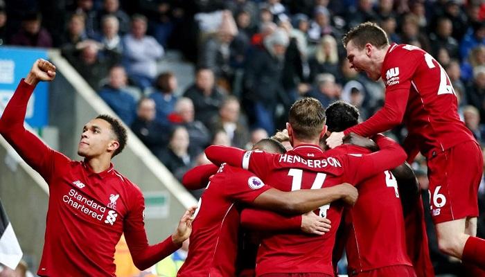 فرحة لاعبي ليفربول